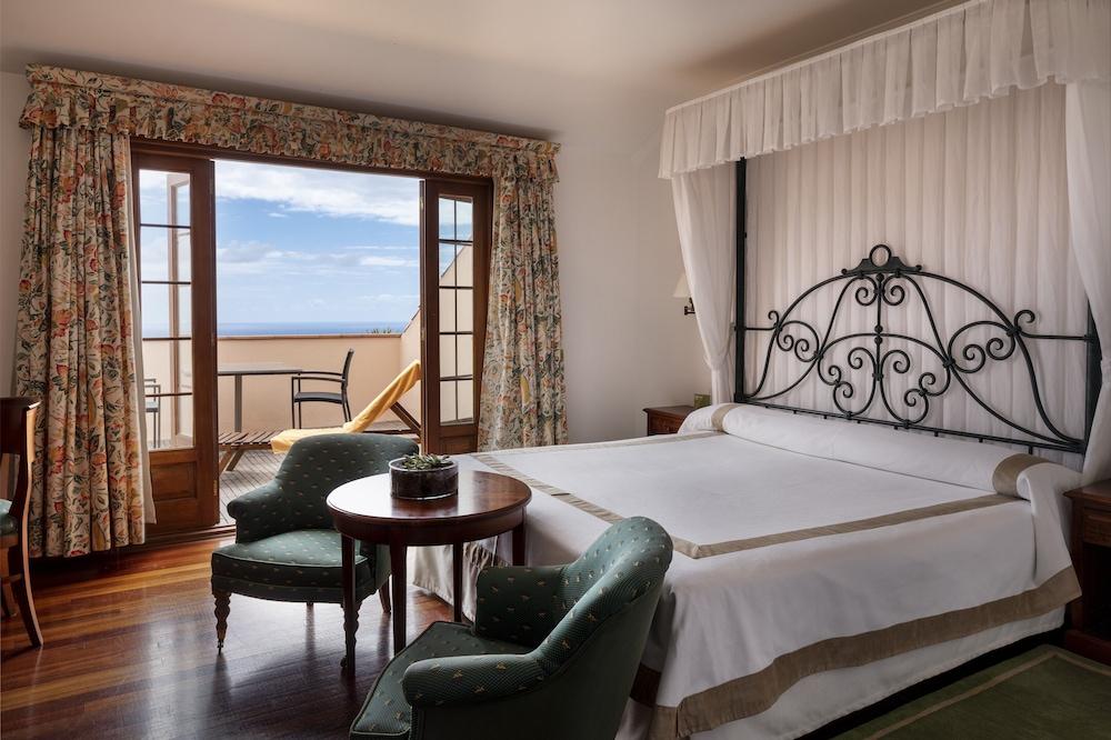 De La Palma Hotel