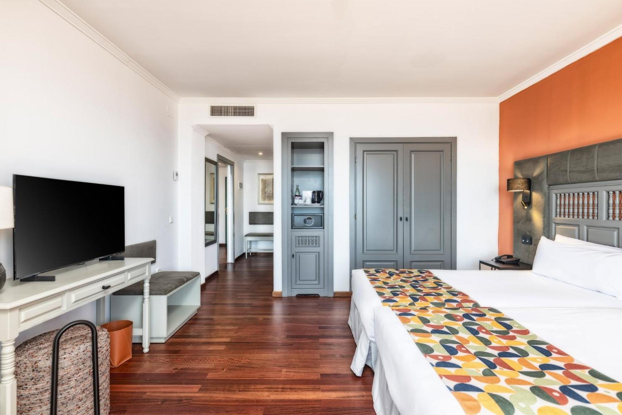 De La Palma Hotel